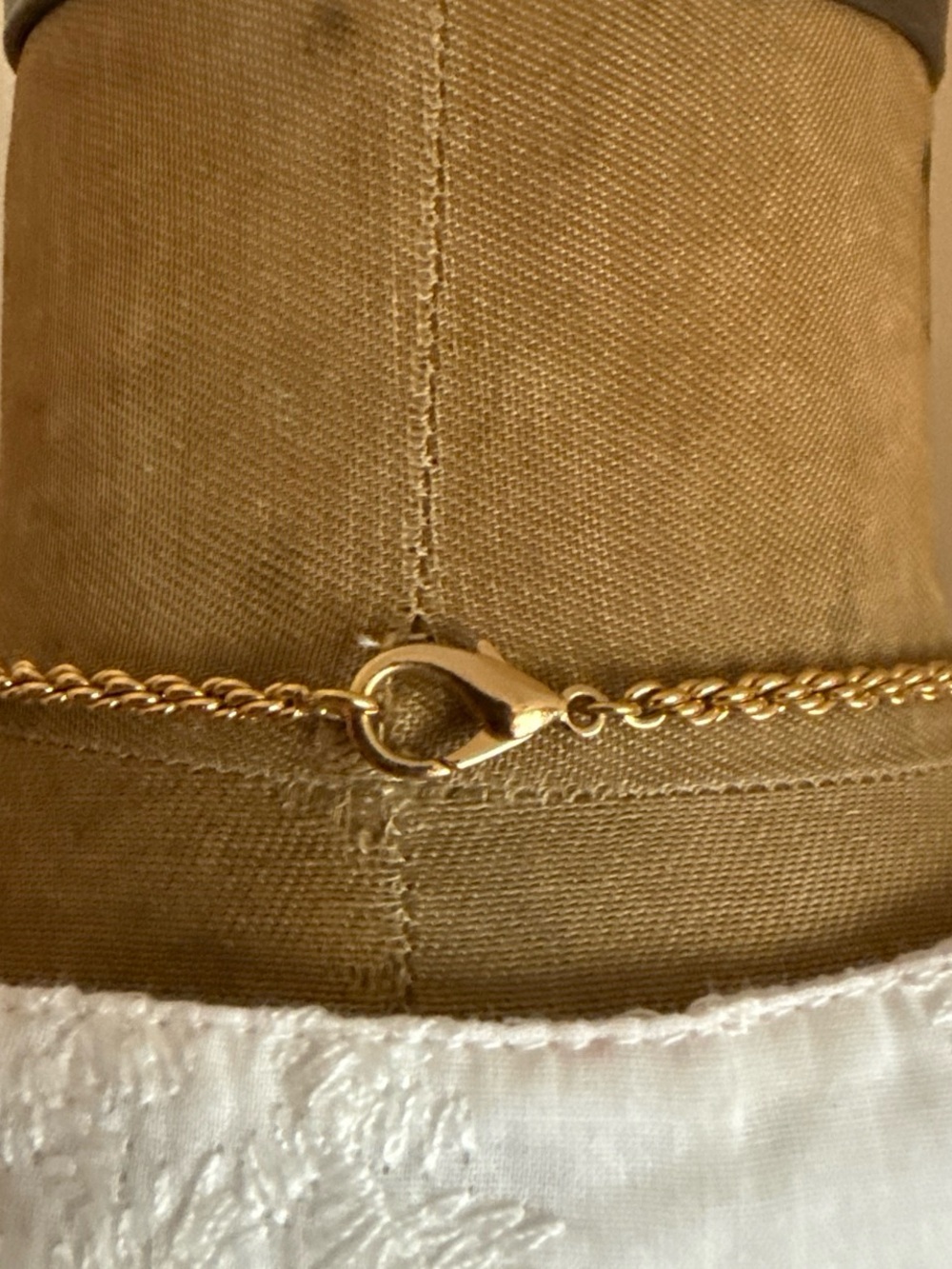 Vintage Dior Gold Pavé Crystal Faux Pearl Heart Necklace - Picture 3 of 4